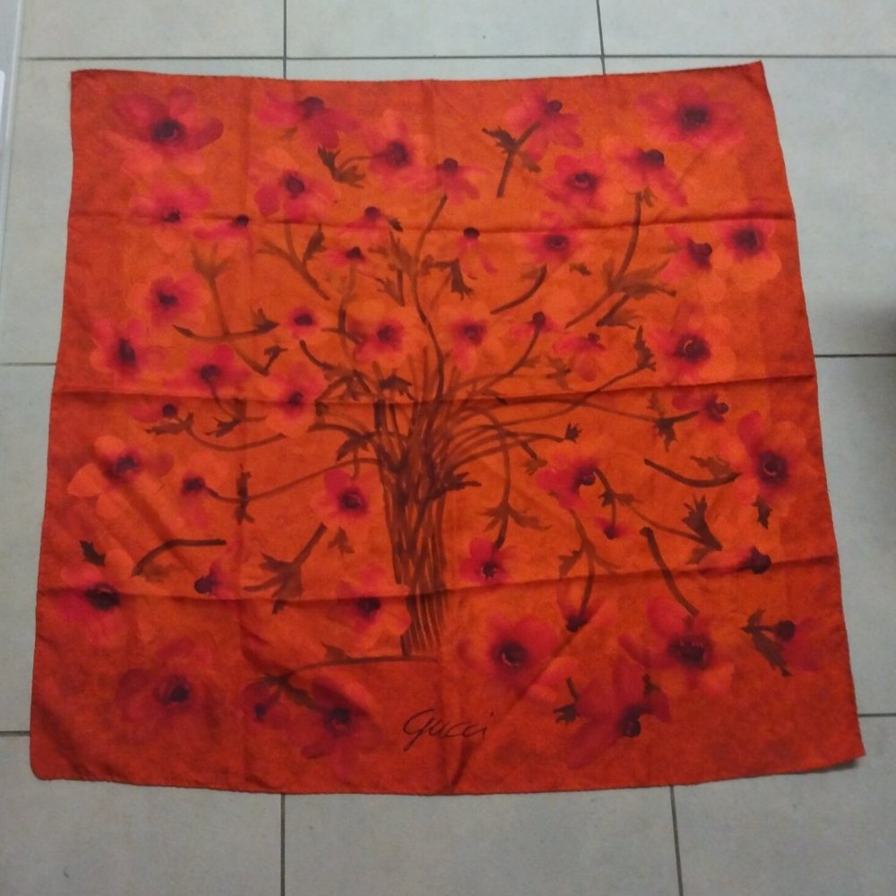 ❤️Rare GUCCI ORANGE FLORAL Silk Twill SCARF 33 X 34 LN